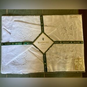 Set of 2 Waterford Linen Placemats & Napkins. New and never opened